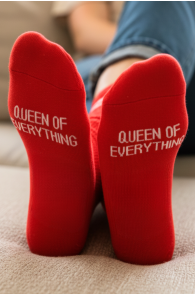 QUEEN OF EVERYTHING punased meriinovillased sokid | Sokisahtel