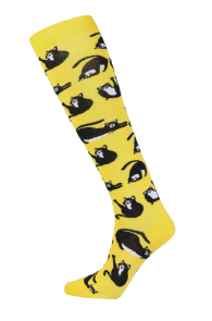 Хлопковые гольфы жёлтого цвета с изображением милых и веселых черных кошек FURRY | Sokisahtel