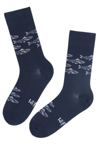 Хлопковые носки тёмно-синего цвета с узором в виде балтийской сельди и надписью HR. RÄIM | Sokisahtel