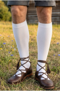 Хлопковые мужские гольфы KRISS белого цвета | Sokisahtel