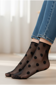 KYLIE musta värvi täpilised õhukesed sokid | Sokisahtel