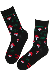 Black cotton socks featuring red and white mushrooms and Christmas tree patterns. Text 'PARIM VANAISA' and brand 'LENNO'.