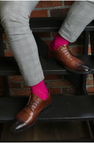 Костюмные носки из вискозы цвета фуксии в лаконичном стиле MARLON | Sokisahtel