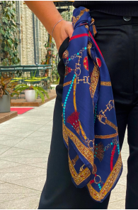 Шейный платок тёмно-синего цвета с яркими акцентами и узором в виде ремней и цепей MODENA | Sokisahtel