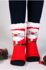 Теплые домашние носки красного цвета с ярким узором в зимних мотивах и нескользящей подошвой OULU | Sokisahtel