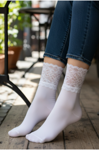 Pierre Mantoux ESTIA valged pitsäärega õhukesed sokid | Sokisahtel