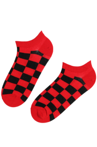 Укороченные хлопковые носки с шахматным узором чёрно-красного цвета ROBERT | Sokisahtel