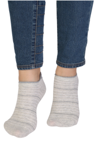 Хлопковые укороченные (спортивные) носки серого цвета с полосатым узором и блестящим сердцем RUBY | Sokisahtel