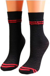 Тонкие фантазийные носки чёрного цвета с изящными полосками CORYNN от Sarah Borghi | Sokisahtel