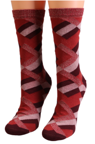 Хлопковые носки в оттенках красного с полосатым узором и ярким блеском ELODIE от Sarah Borghi | Sokisahtel