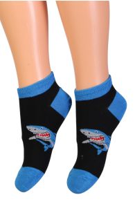 Детские хлопковые укороченные (спортивные) носки чёрного цвета с изображением смешных акул SHARK | Sokisahtel