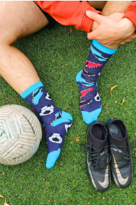 Хлопковые носки в оттенках синего с узором в футбольной тематике SNEAKER | Sokisahtel