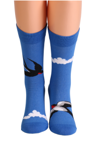 Женские носки голубого цвета с изображением ласточек BIRD FLY | Sokisahtel