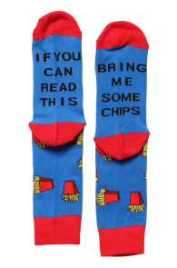 "IF YOU CAN READ THIS, BRING ME SOME CHIPS" blue cotton socks | Sokisahtel