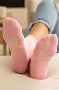 QUEEN WITH STANDARDS roosad meriinovillased sokid | Sokisahtel