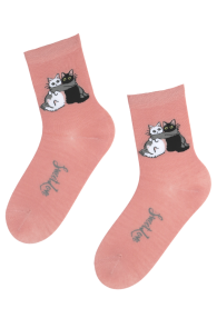 Хлопковые носки розового цвета с изображением милых воркующих котиков и надписью SWEET LOVE | Sokisahtel