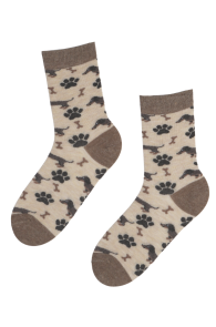 Носки бежевого цвета из шерсти ангоры с изображением милых собачек-такс и косточек DACHSHUND | Sokisahtel