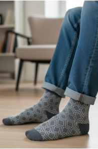 TARMO hallid rombimustriga puuvillased sokid | Sokisahtel