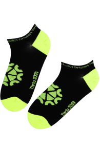 Хлопковые укороченные (спортивные) носки чёрного цвета с неоново-жёлтыми элементами TARTU 2024 | Sokisahtel