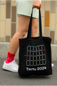 Хлопковая практичная сумка чёрного цвета с выразительным узором и надписью TARTU 2024 | Sokisahtel