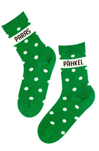 Зеленые хлопковые носки с белыми точками, надпись 'PARAS PÄHKEL' на манжетах.