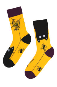 Хлопковые носки жёлтого цвета с изображением чёрных кошек, пауков и паутины на Хэллоуин BLACK CAT | Sokisahtel