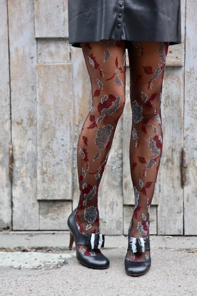 Tights with red and silver pattern