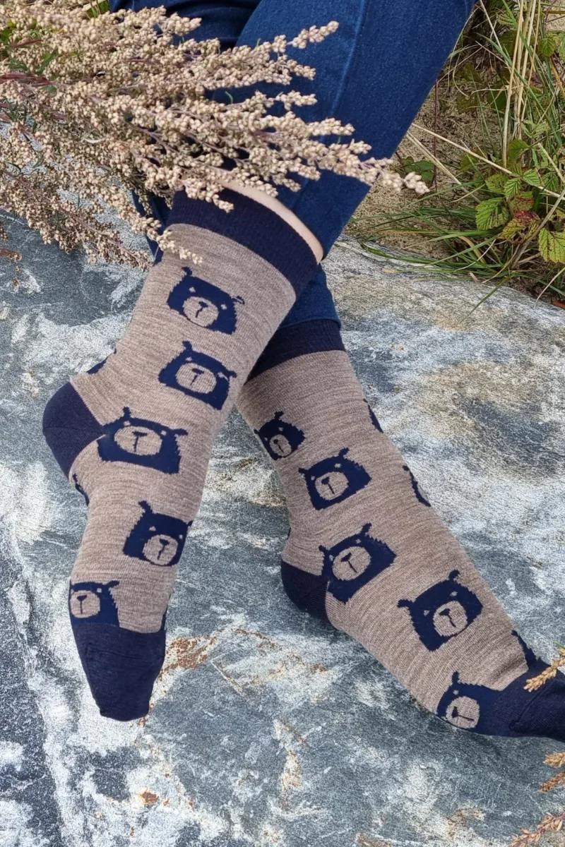 BEAR WOOL meriinovillased karudega sokid