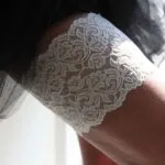 BESTSOCKDRAWER valged hõõrdumisvastased pitsilised reiekaitsmed