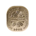 ISEOMA 2025 laulu- ja tantsupeo rinnamärk sametkarbis