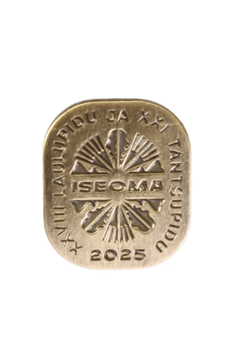 ISEOMA 2025 laulu- ja tantsupeo rinnamärk sametkarbis