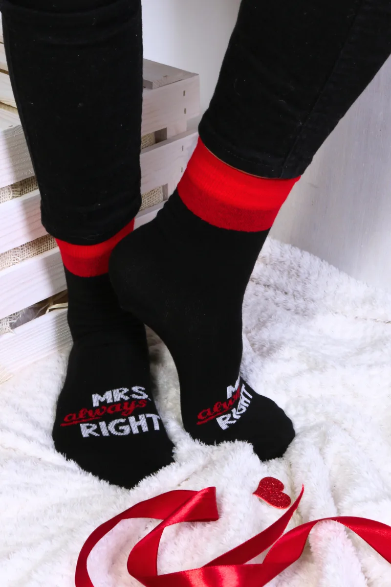 MRS. ALWAYS RIGHT musta värvi puuvillased sokid LEIDI
