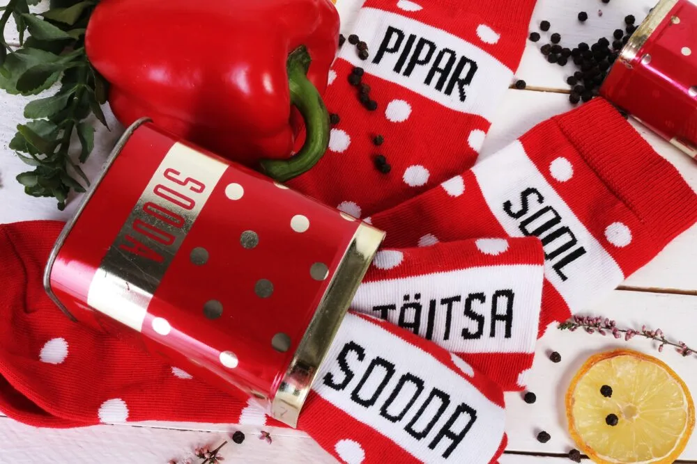 TÄITSA SOODA punased puuvillased sokid