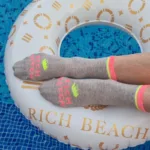 RICH BITCH hallid kirjaga sokid naistele
