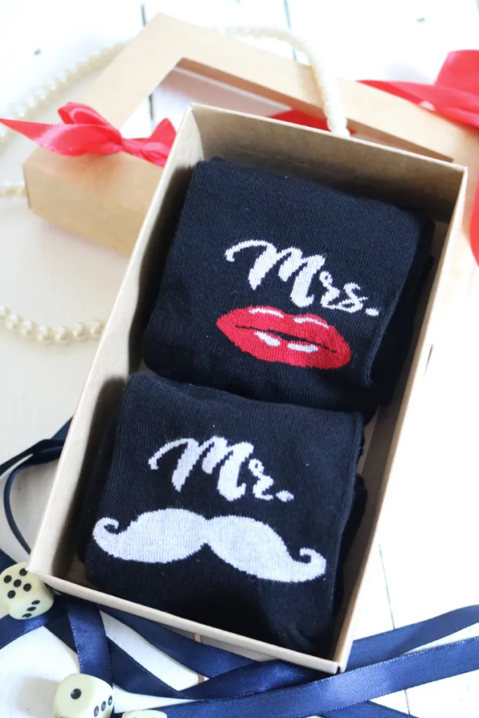 MRS & MR kinkekarp 2 sokipaariga