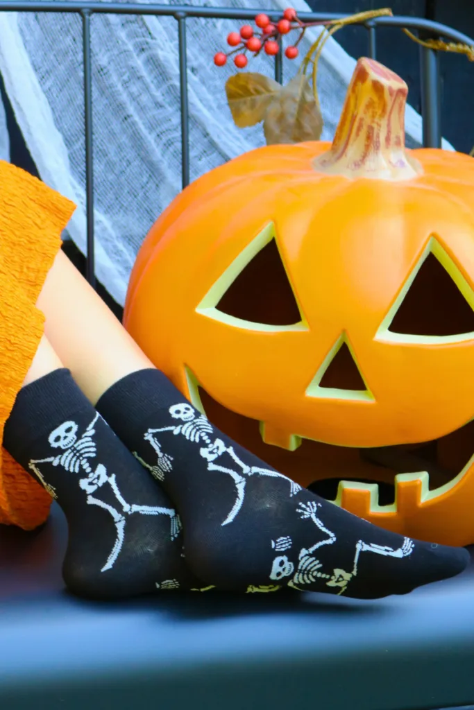 VESPER luukeredega halloweeni sokid