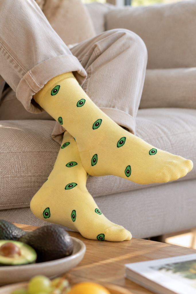 AVOCUDDLE kollased avokaadodega viskoosist sokid