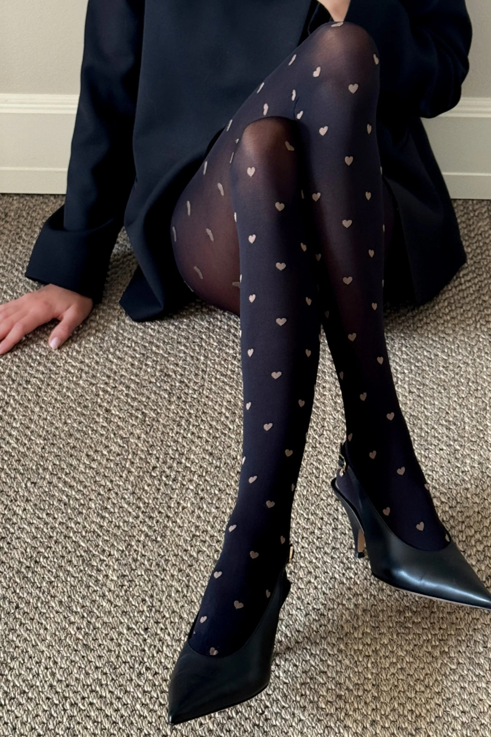 AMORE black tights with hearts